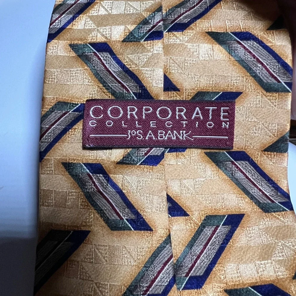 Jos. A. Bank Mens Necktie 100%‎ Silk Geometric Gold OS